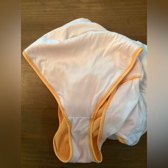 CUPSHE SIZE LARGE ONE SHOULDER CUT OUT ONE PIECE SWIMSUIT WHITE LIGHT ORANGE - Picture 8 of 8
